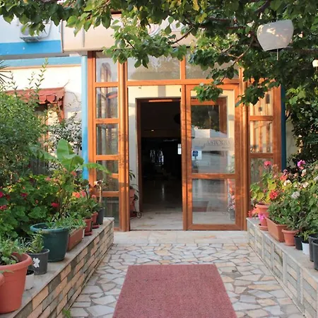 Karaburun מלון