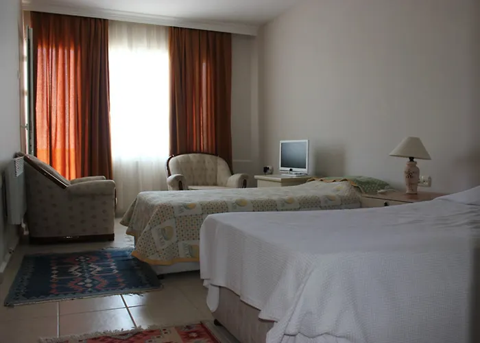 Hotel Karaburun 3*