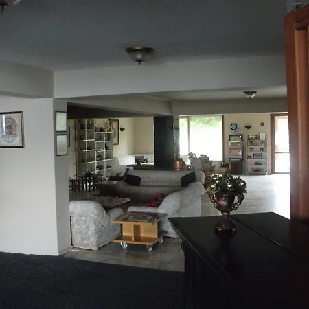 Karaburun فندق 3*