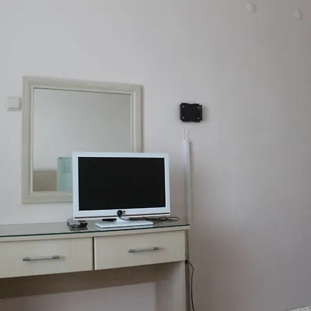 Hotell Karaburun 3*