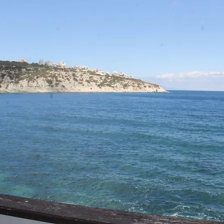 Hotel Karaburun 3*
